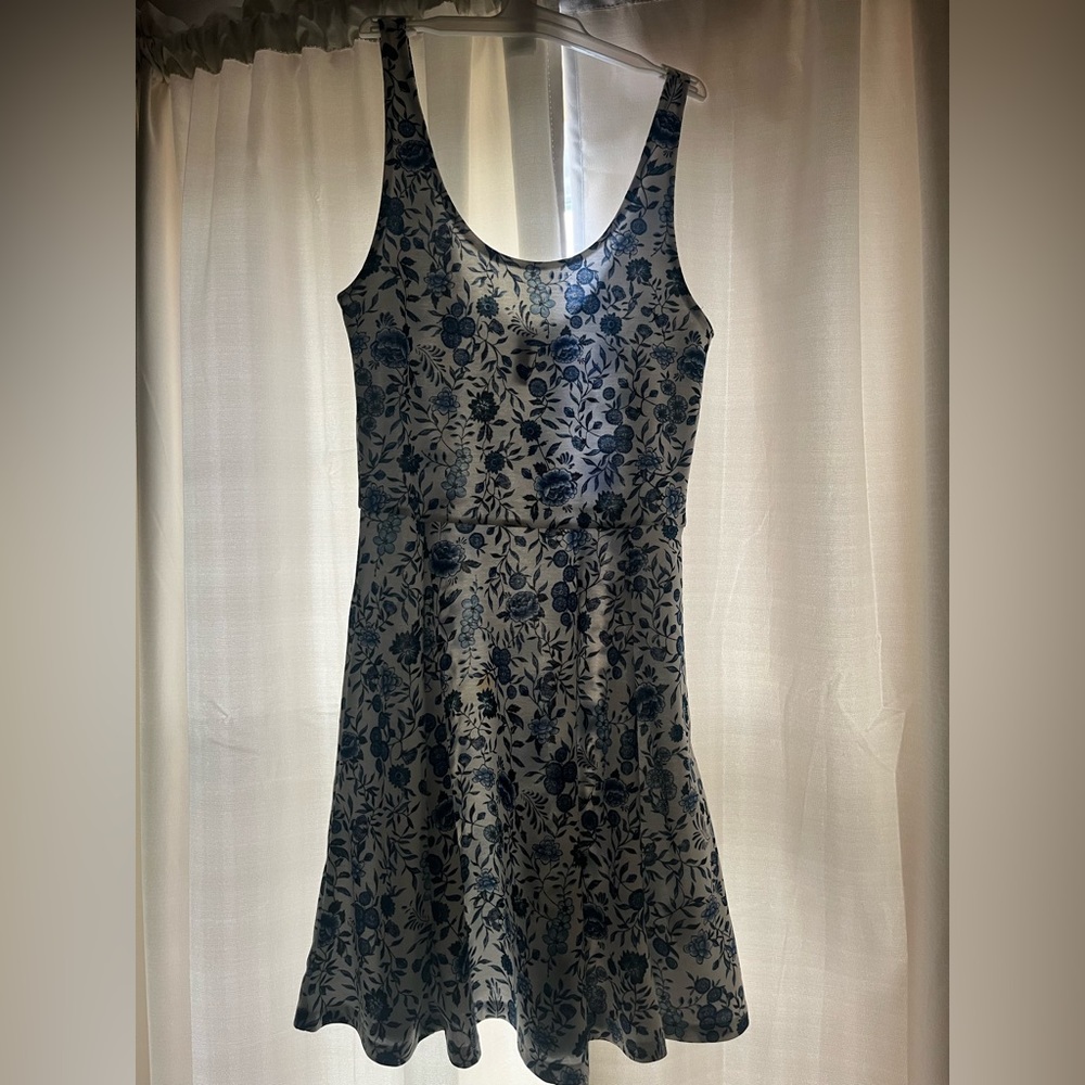 Divided by H&M. Women’s casual skater dress.